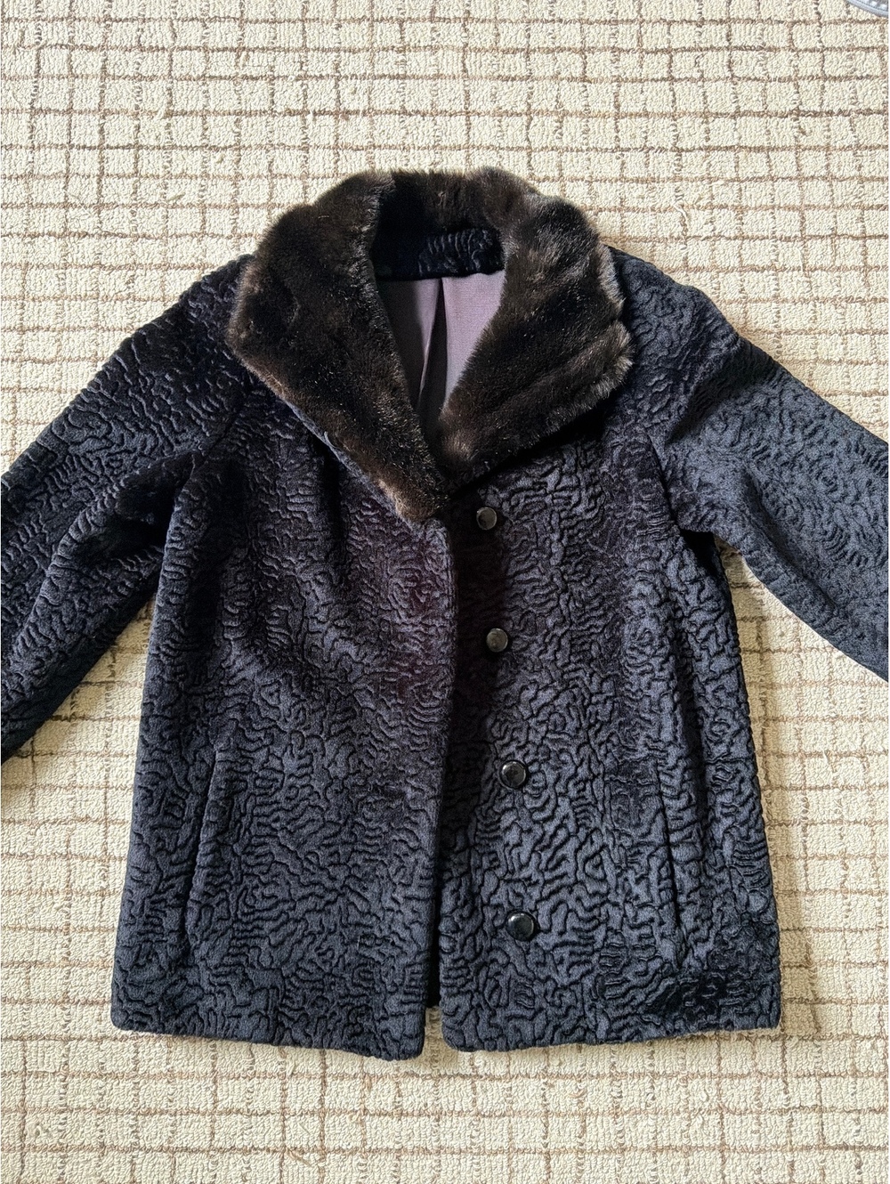 Vintage Style VI Ltd. Lamb Fur Coat Prestine Condition mob wife 80s luxury